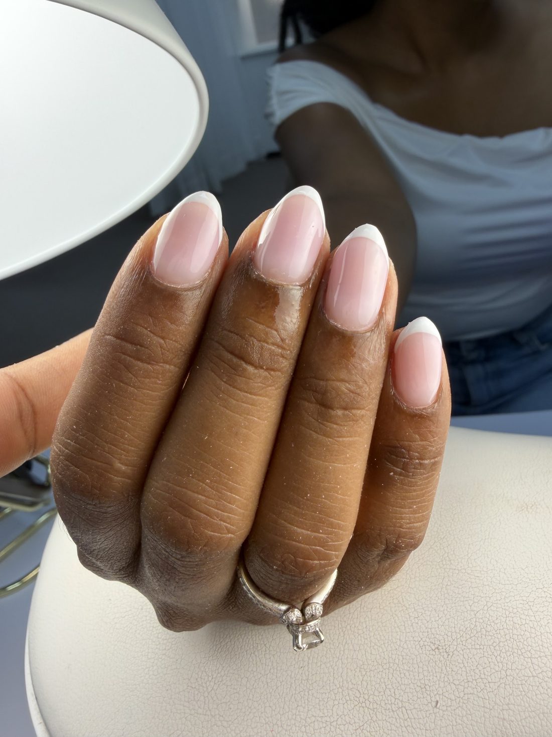 Zachtroze amandelnagels
